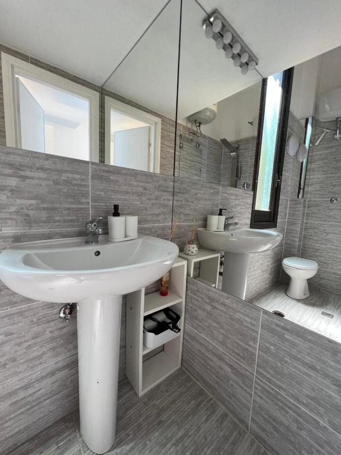 Surf House Apartment Lido di Ostia Luaran gambar